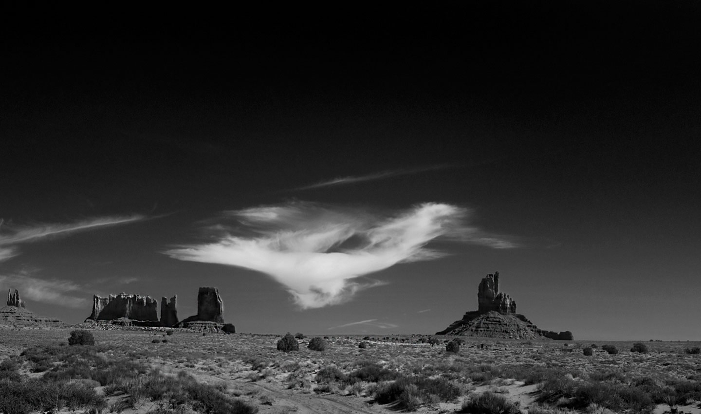 Navajo_Sky-Silver_Gelatin-black-and-white-monochrome-America-Utah-Photography-Lindsay_Robertson